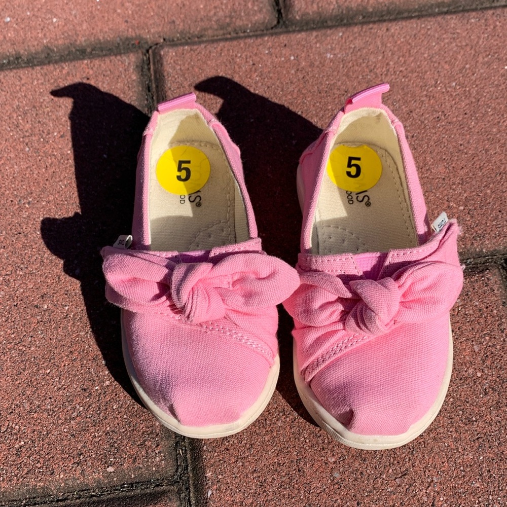Tom’s Toddler Shoes size 5